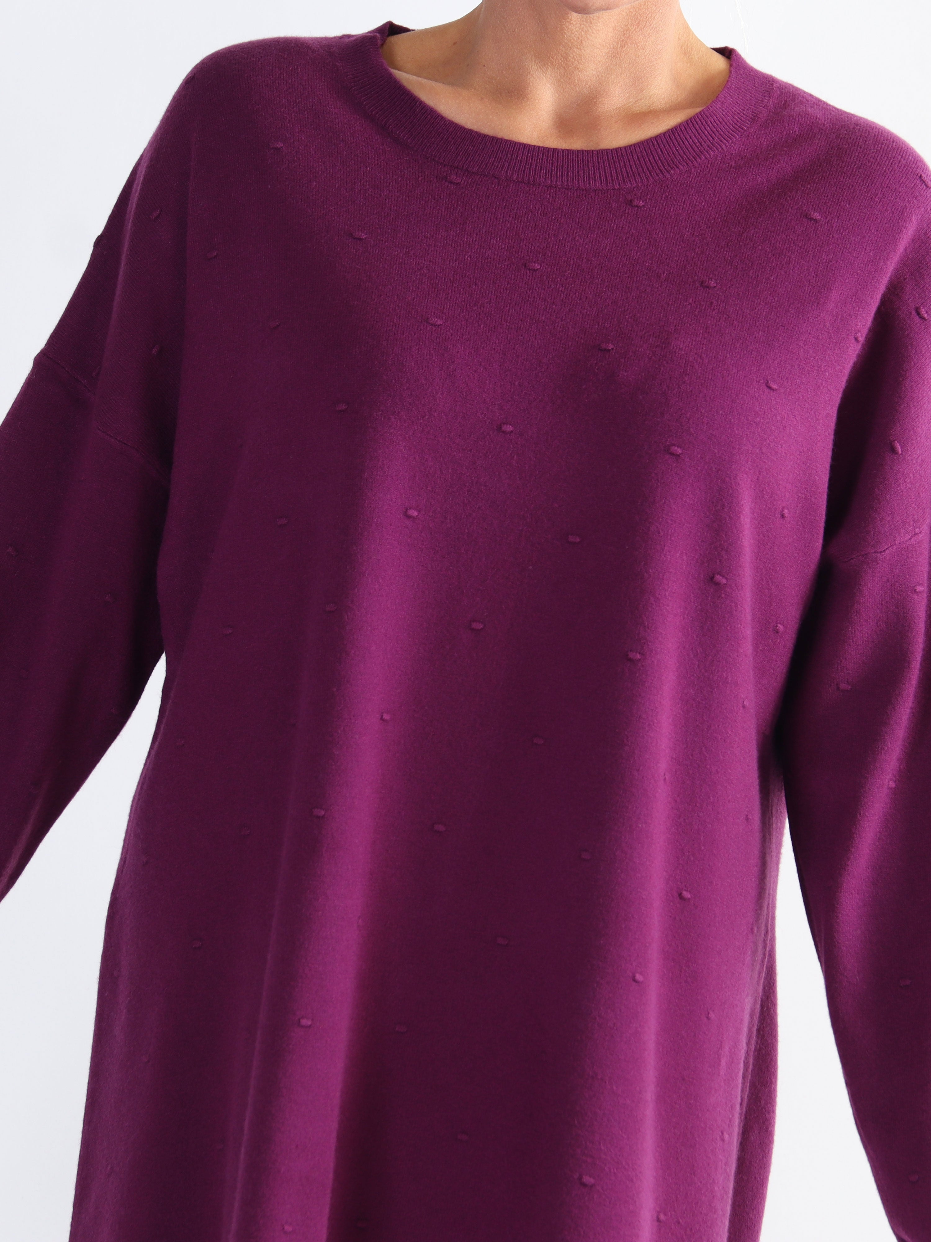 Zina - Plus size tröja med prickiga detaljer i tyget